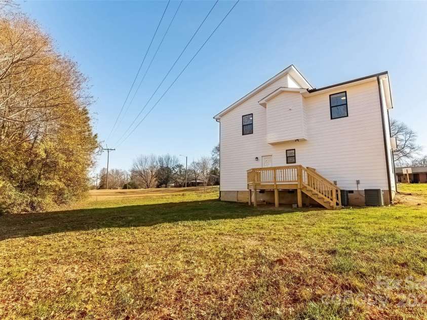 3024 Poplar Circle, Shelby, NC 28152.  MLS# CAR4324954, YatesRealty ID 1722. 