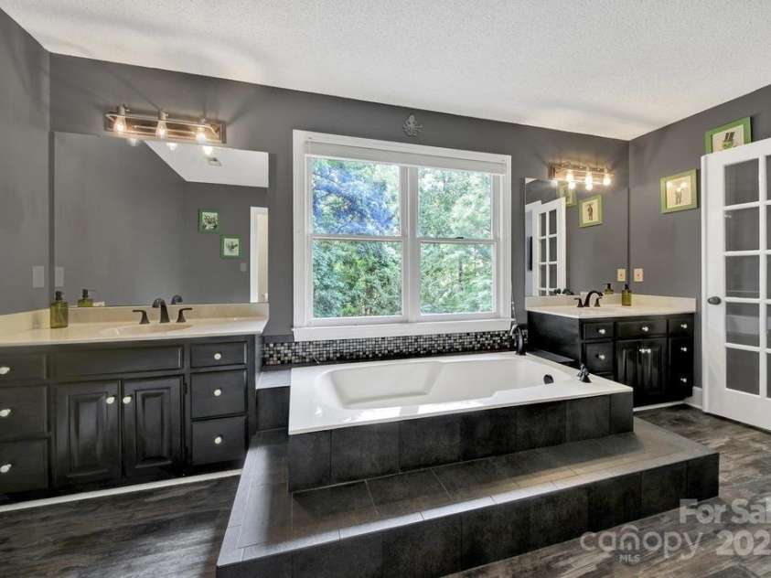 8524 Quarters Lane, Mint Hill, NC 28227.  MLS# CAR4254344, YatesRealty ID 17220. 