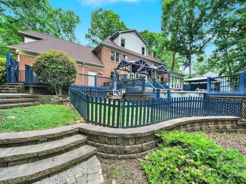 8524 Quarters Lane, Mint Hill, NC 28227.  MLS# CAR4254344, YatesRealty ID 17220. 