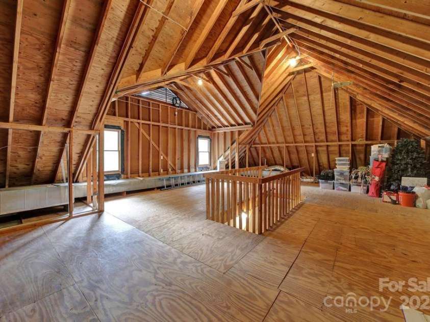 8524 Quarters Lane, Mint Hill, NC 28227.  MLS# CAR4254344, YatesRealty ID 17220. Huge third floor that could be finished off!