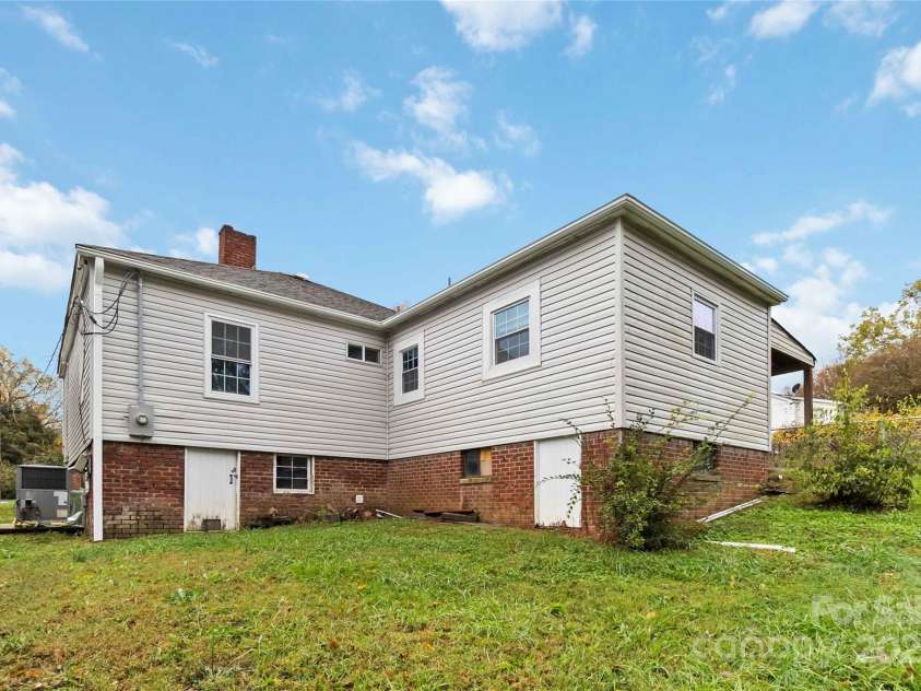 233 Jefferson Avenue, Concord, NC 28025.  MLS# CAR4316661, YatesRealty ID 17221. 