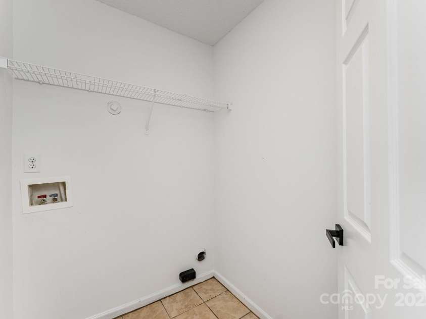 7504 Petrea Lane, Charlotte, NC 28227.  MLS# CAR4287631, YatesRealty ID 17221. 