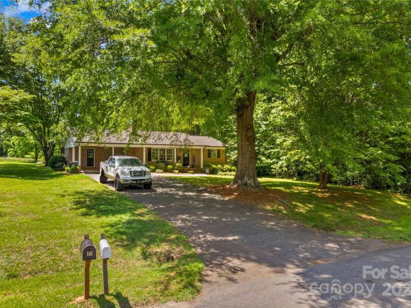 141 Dunlap Loop, Statesville, NC 28625.  MLS# CAR4262680, YatesRealty ID 17222. 