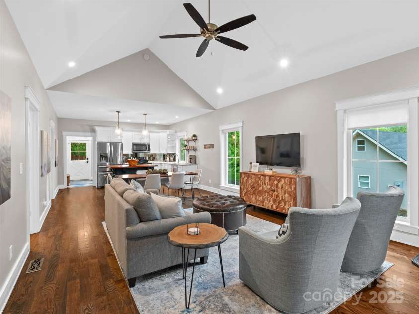 328 Mccoy Cove Road, Black Mountain, NC 28711.  MLS# CAR4248740, YatesRealty ID 17223. Vaulted ceilings and open concept