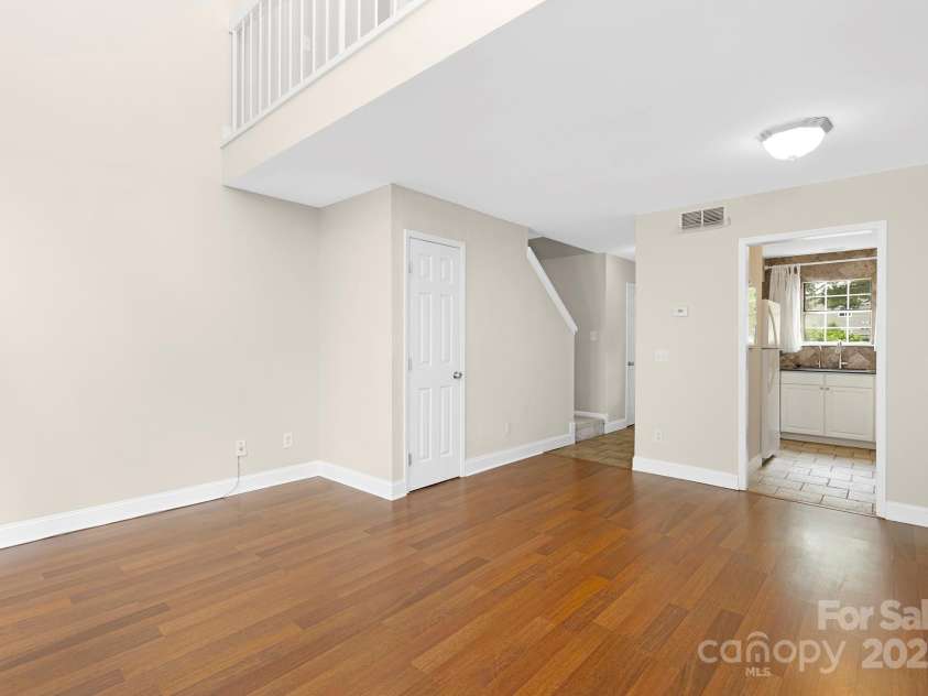 6101 Heath Ridge Court, Charlotte, NC 28210.  MLS# CAR4265108, YatesRealty ID 17224. 