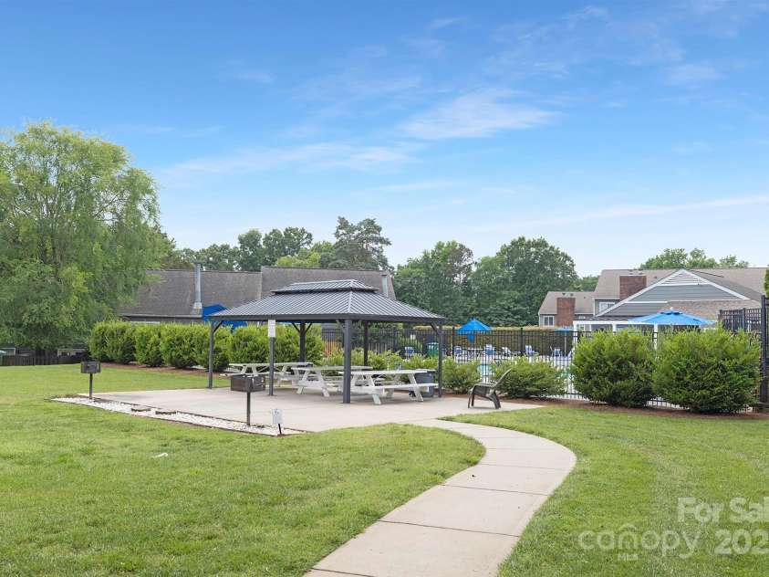 6101 Heath Ridge Court, Charlotte, NC 28210.  MLS# CAR4265108, YatesRealty ID 17224. 