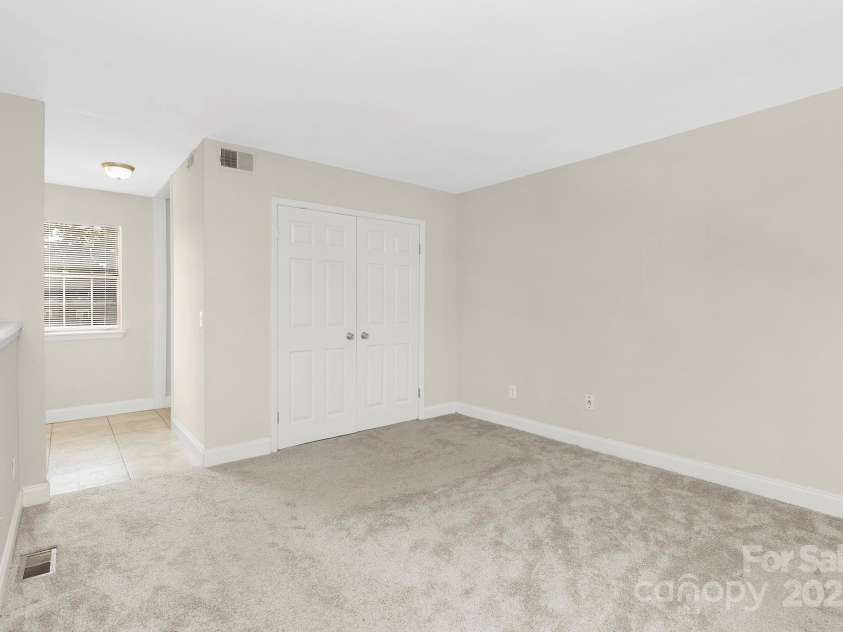 6101 Heath Ridge Court, Charlotte, NC 28210.  MLS# CAR4265108, YatesRealty ID 17224. 