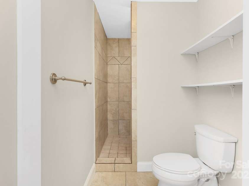 6101 Heath Ridge Court, Charlotte, NC 28210.  MLS# CAR4265108, YatesRealty ID 17224. 