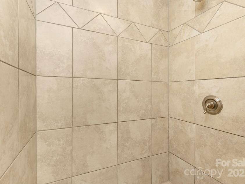 6101 Heath Ridge Court, Charlotte, NC 28210.  MLS# CAR4265108, YatesRealty ID 17224. 