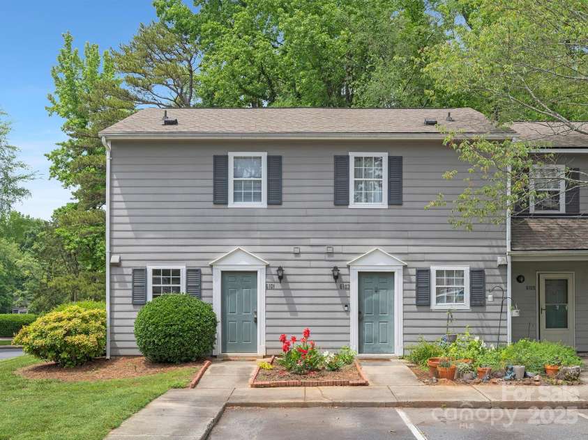 6101 Heath Ridge Court, Charlotte, NC 28210.  MLS# CAR4265108, YatesRealty ID 17224. 