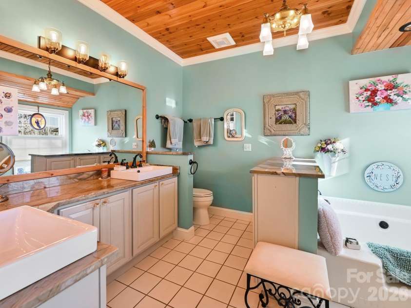 653 High Quarry Road, Hendersonville, NC 28791.  MLS# CAR4357242, YatesRealty ID 17224. 