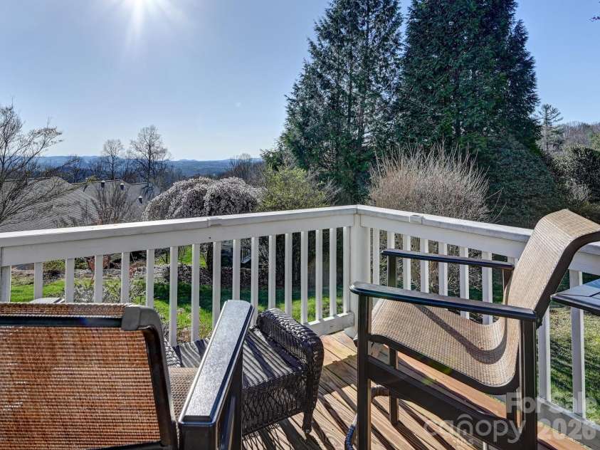 653 High Quarry Road, Hendersonville, NC 28791.  MLS# CAR4357242, YatesRealty ID 17224. 