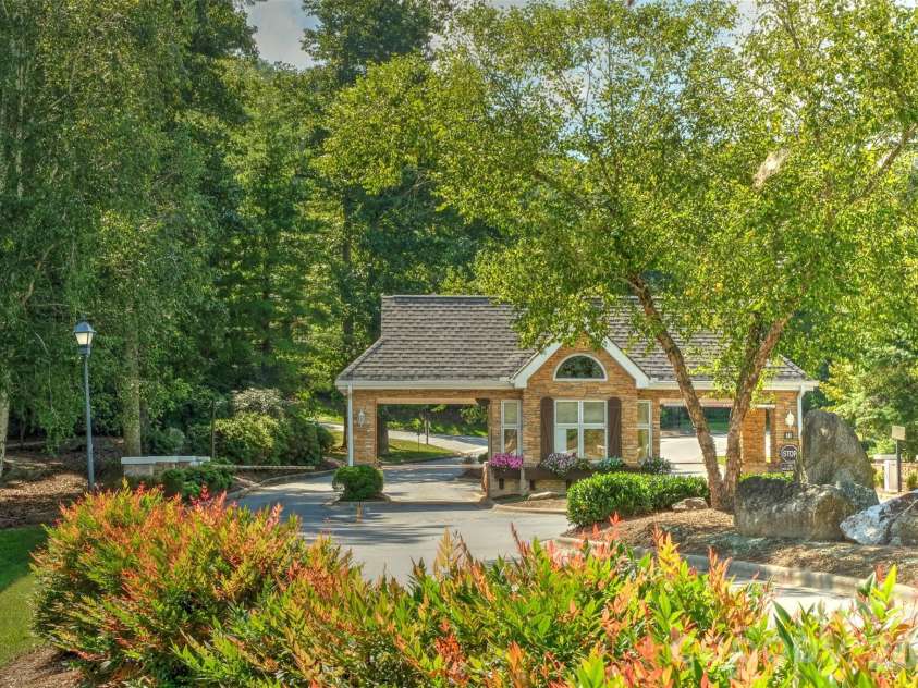 653 High Quarry Road, Hendersonville, NC 28791.  MLS# CAR4357242, YatesRealty ID 17224. 