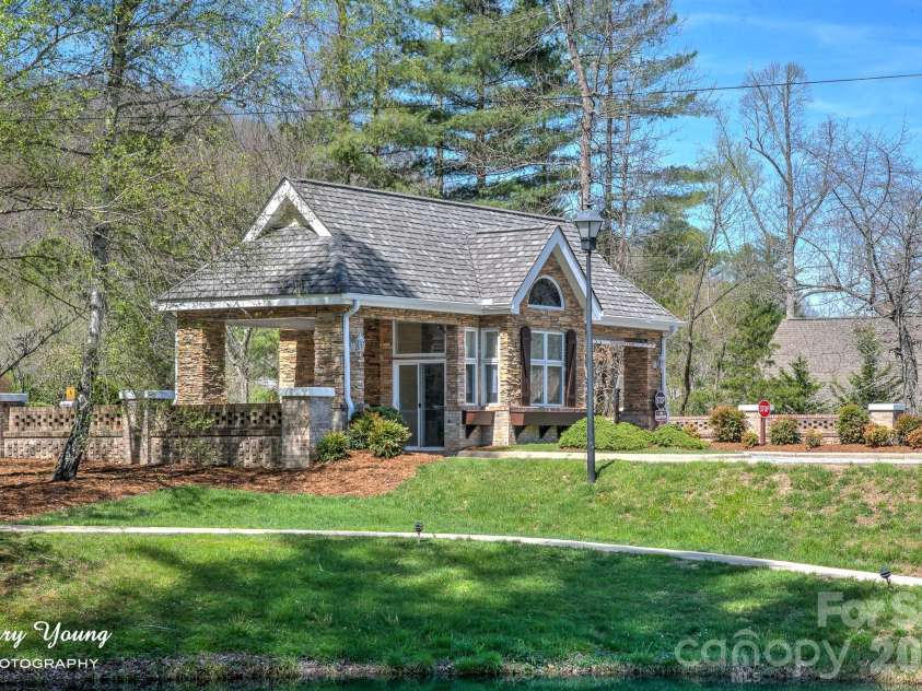 653 High Quarry Road, Hendersonville, NC 28791.  MLS# CAR4357242, YatesRealty ID 17224. 
