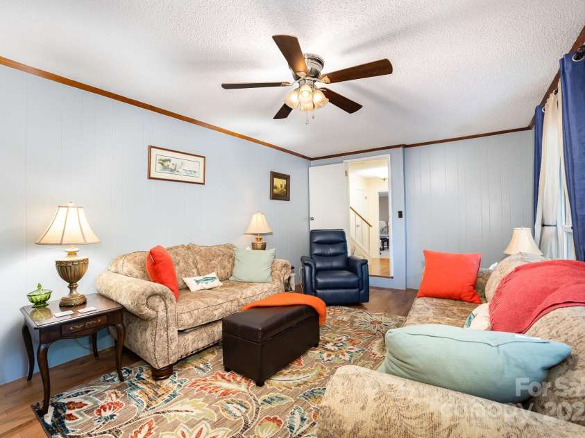 147 Spring Shore Road, Statesville, NC 28677.  MLS# CAR4246077, YatesRealty ID 17225. 