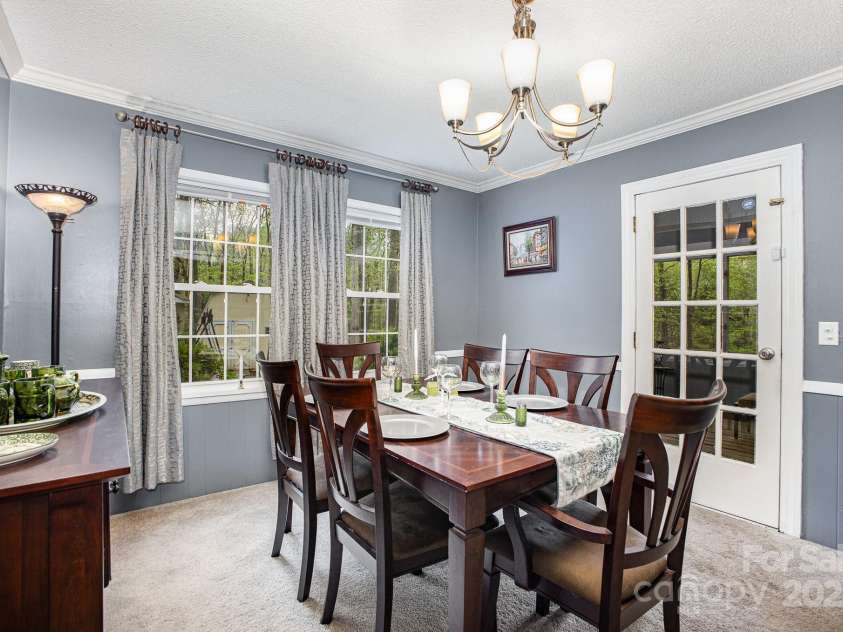 147 Spring Shore Road, Statesville, NC 28677.  MLS# CAR4246077, YatesRealty ID 17225. 