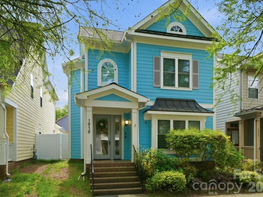 1919 Lela Avenue, Charlotte, NC 28208.  MLS# CAR4369301, YatesRealty ID 17226. 
