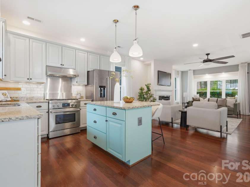 1919 Lela Avenue, Charlotte, NC 28208.  MLS# CAR4369301, YatesRealty ID 17226. 