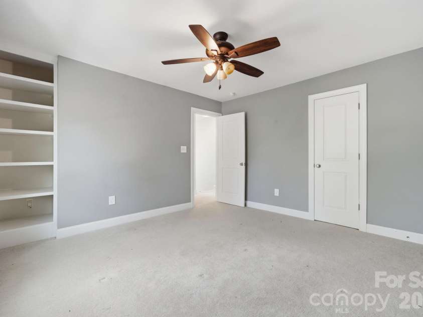 1919 Lela Avenue, Charlotte, NC 28208.  MLS# CAR4369301, YatesRealty ID 17226. 