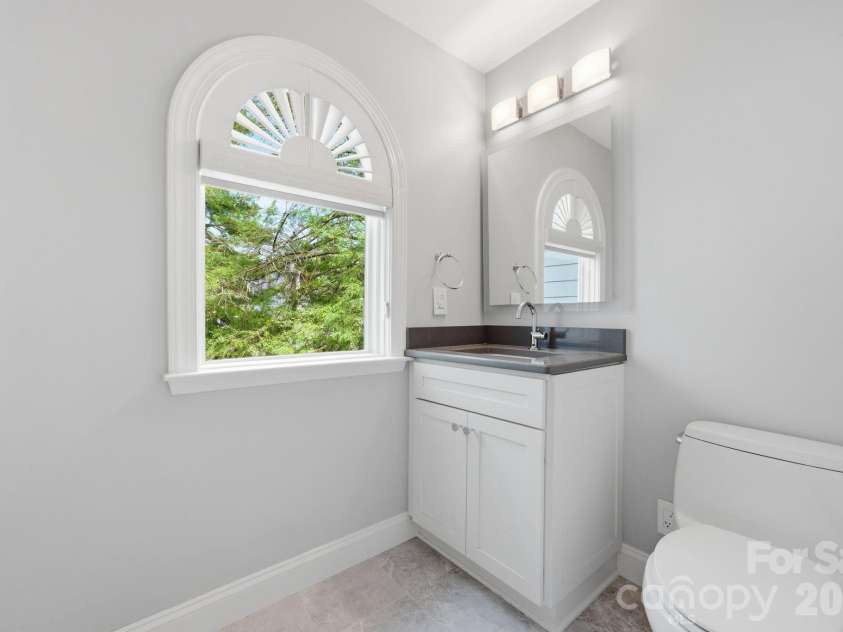 1919 Lela Avenue, Charlotte, NC 28208.  MLS# CAR4369301, YatesRealty ID 17226. 