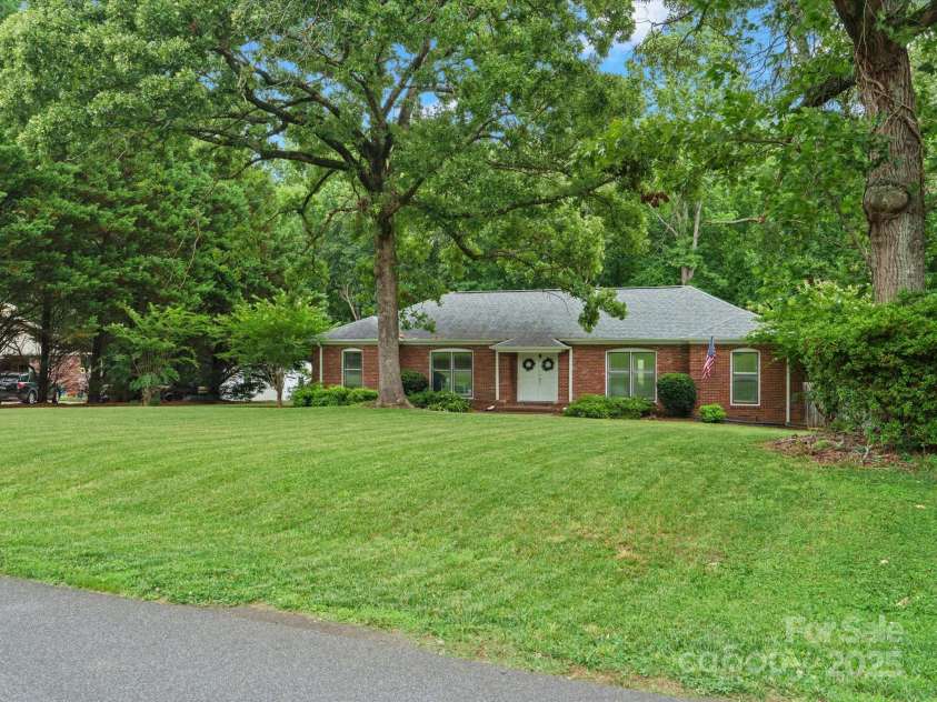 3367 Tanglewood Drive, Rock Hill, SC 29732.  MLS# CAR4265683, YatesRealty ID 17227. 