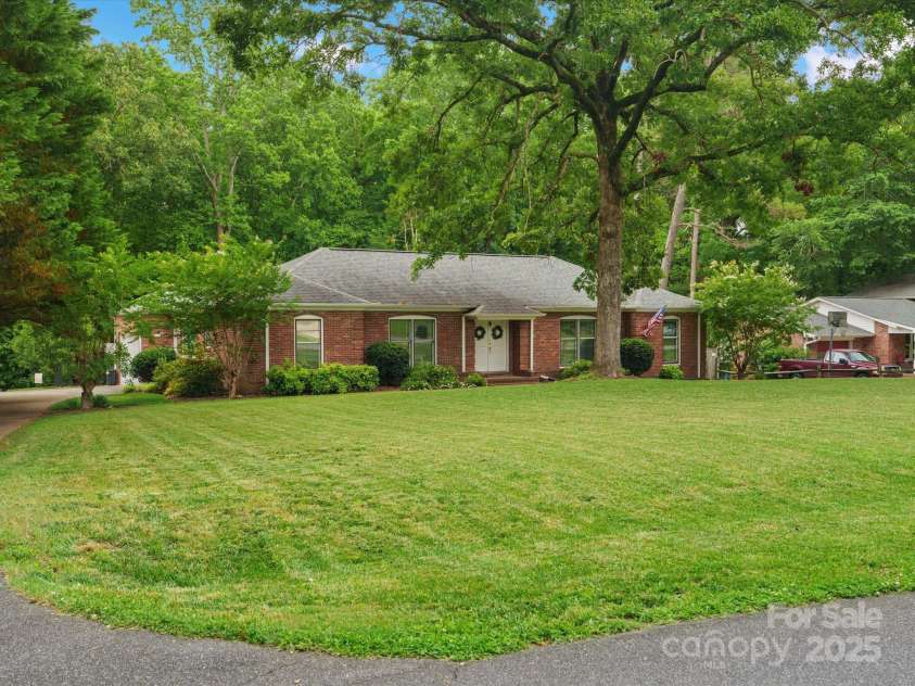 3367 Tanglewood Drive, Rock Hill, SC 29732.  MLS# CAR4265683, YatesRealty ID 17227. 