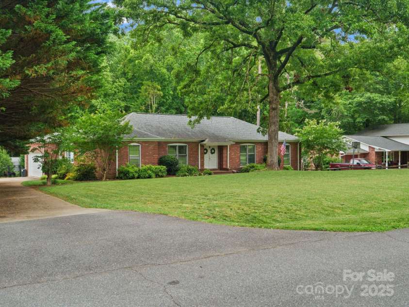 3367 Tanglewood Drive, Rock Hill, SC 29732.  MLS# CAR4265683, YatesRealty ID 17227. 