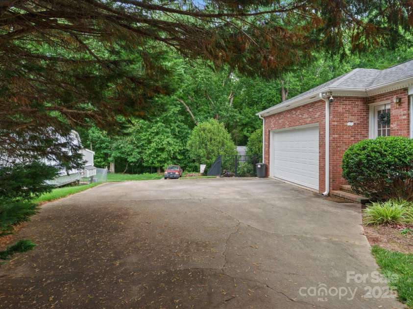 3367 Tanglewood Drive, Rock Hill, SC 29732.  MLS# CAR4265683, YatesRealty ID 17227. 