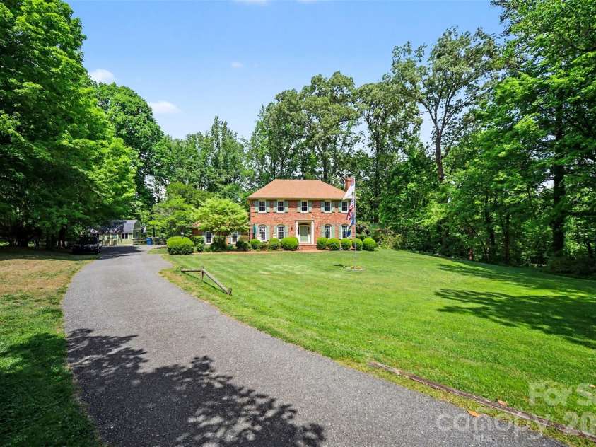 814 Main Street, Mount Holly, NC 28120.  MLS# CAR4373207, YatesRealty ID 17228. 