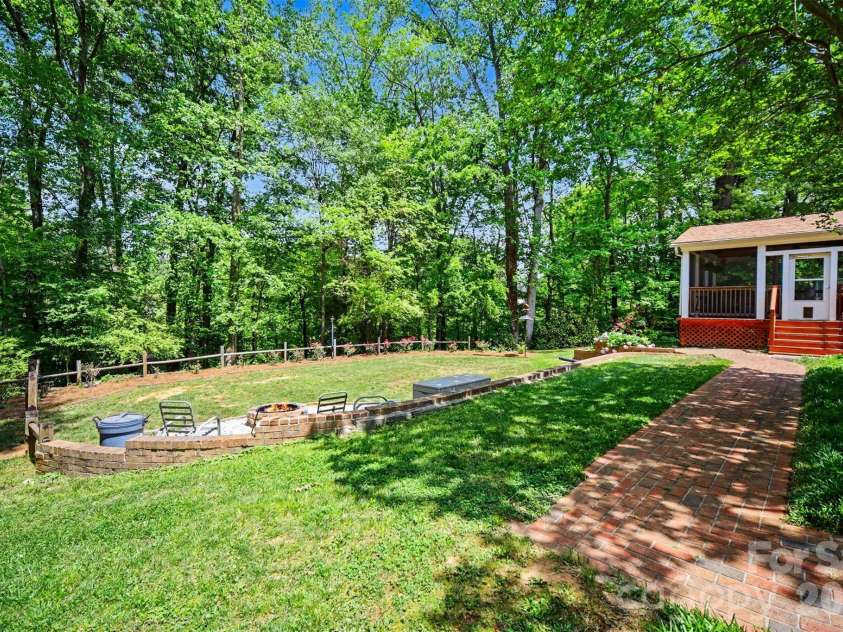 814 Main Street, Mount Holly, NC 28120.  MLS# CAR4373207, YatesRealty ID 17228. 