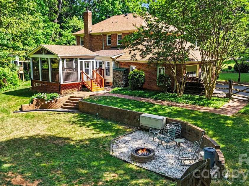 814 Main Street, Mount Holly, NC 28120.  MLS# CAR4373207, YatesRealty ID 17228. 