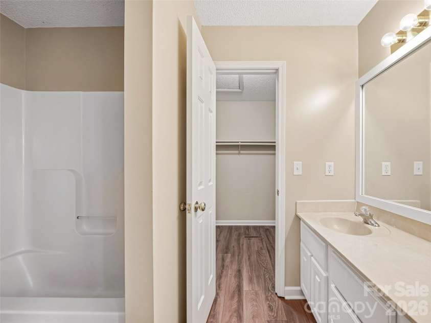 10 Lakewood Drive, Asheville, NC 28803.  MLS# CAR4370137, YatesRealty ID 17229. 