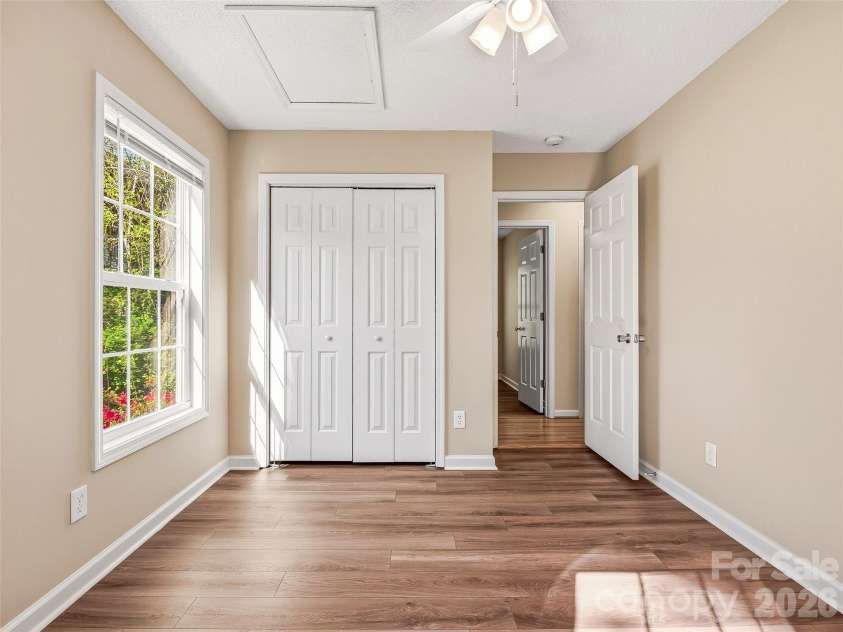 10 Lakewood Drive, Asheville, NC 28803.  MLS# CAR4370137, YatesRealty ID 17229. 