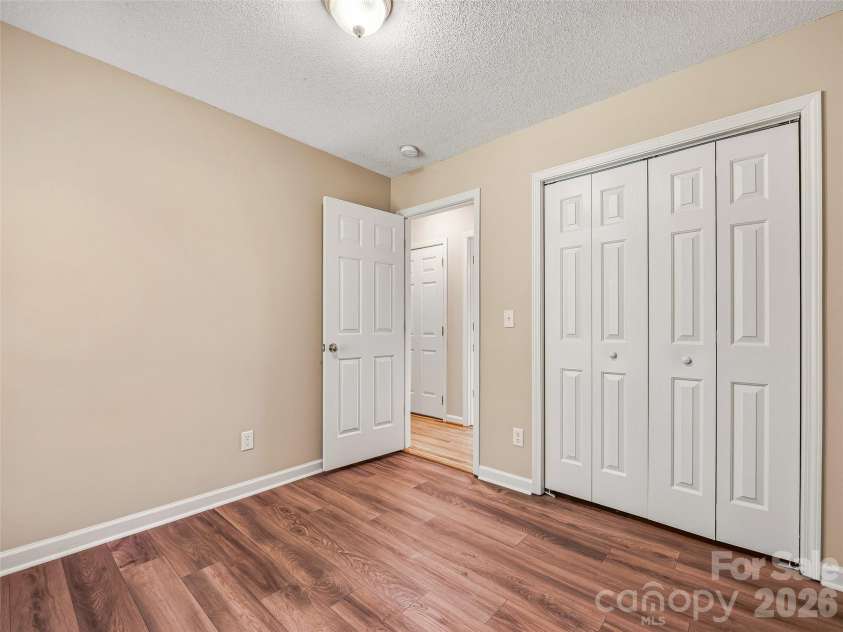 10 Lakewood Drive, Asheville, NC 28803.  MLS# CAR4370137, YatesRealty ID 17229. 