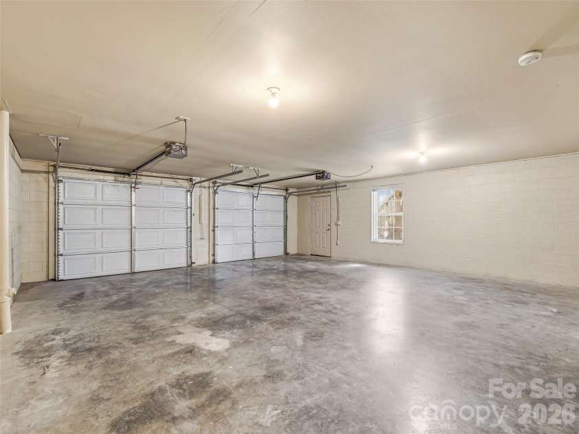 10 Lakewood Drive, Asheville, NC 28803.  MLS# CAR4370137, YatesRealty ID 17229. 