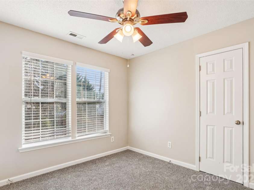 10630 Northwoods Forest Drive, Charlotte, NC 28214.  MLS# CAR4326033, YatesRealty ID 1723. 