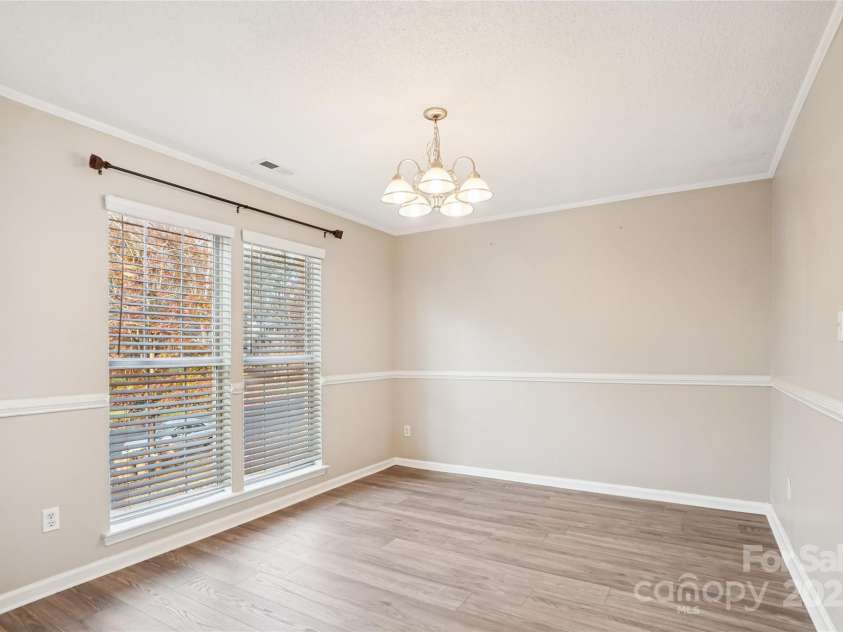 10630 Northwoods Forest Drive, Charlotte, NC 28214.  MLS# CAR4326033, YatesRealty ID 1723. Dining Room