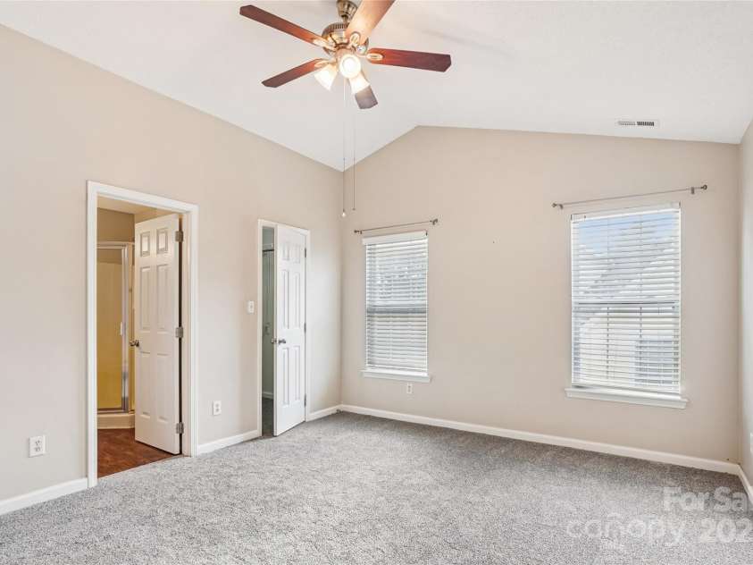 10630 Northwoods Forest Drive, Charlotte, NC 28214.  MLS# CAR4326033, YatesRealty ID 1723. Primary Bedroom