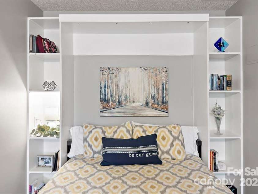 2691 Laurel Pointe Drive, Morganton, NC 28761.  MLS# CAR4314404, YatesRealty ID 1723. 