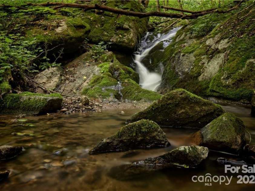 2736 White Oak Flats Road, Green Mountain, NC 28740.  MLS# CAR4157590, YatesRealty ID 1723. 