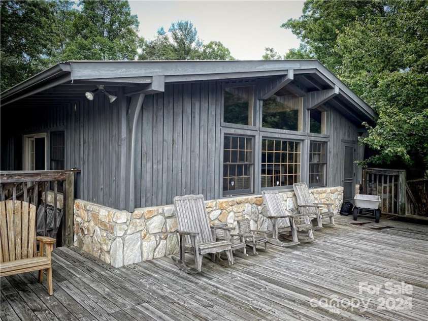 2736 White Oak Flats Road, Green Mountain, NC 28740.  MLS# CAR4157590, YatesRealty ID 1723. 