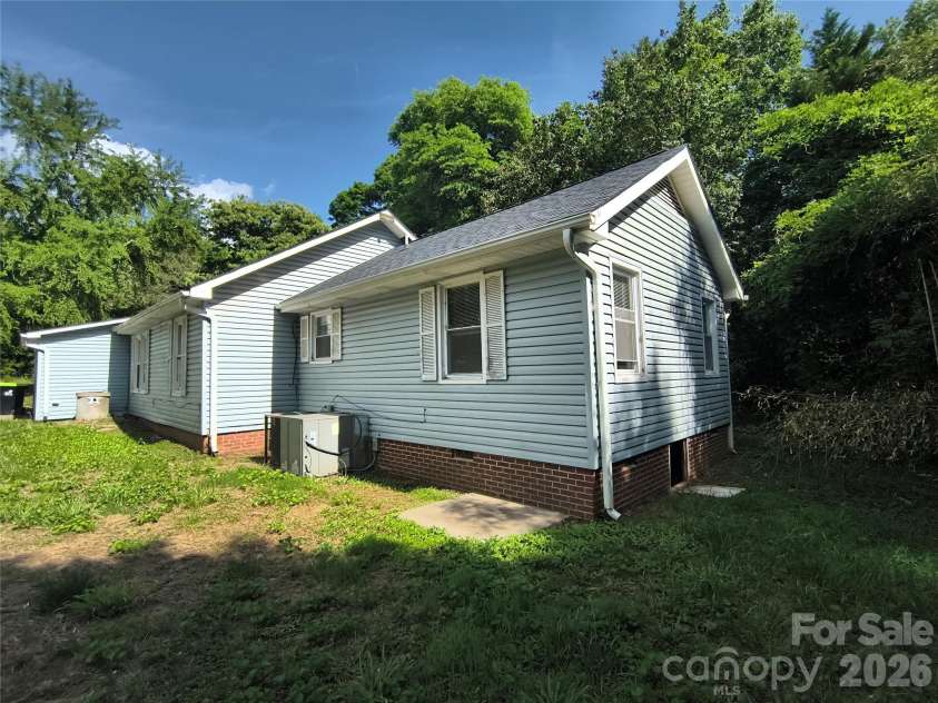 229 Friendship Drive, Ellenboro, NC 28040.  MLS# CAR4375148, YatesRealty ID 17230. 