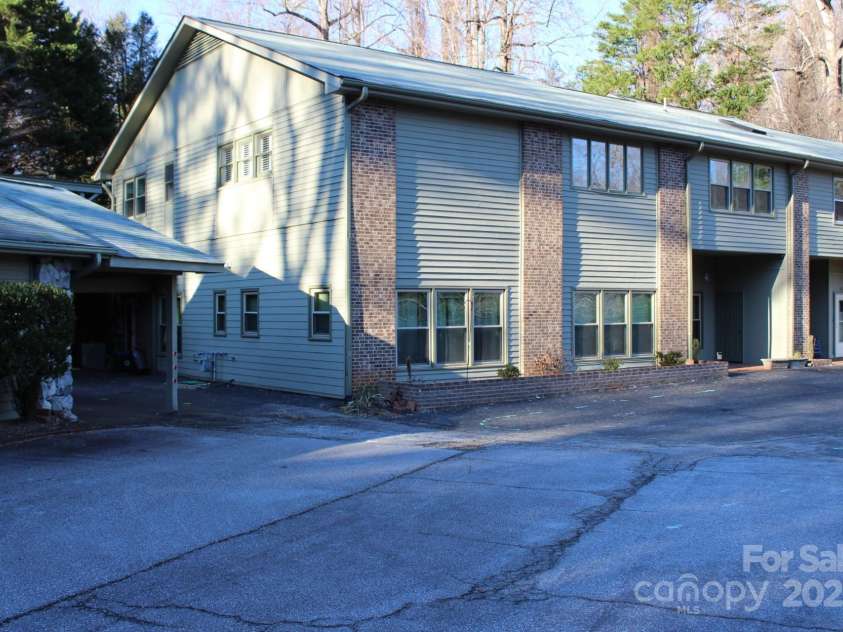 44 Jervey Road, Tryon, NC 28782.  MLS# CAR4327989, YatesRealty ID 17230. 