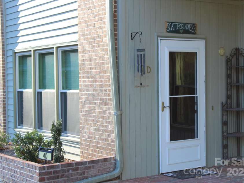 44 Jervey Road, Tryon, NC 28782.  MLS# CAR4327989, YatesRealty ID 17230. 