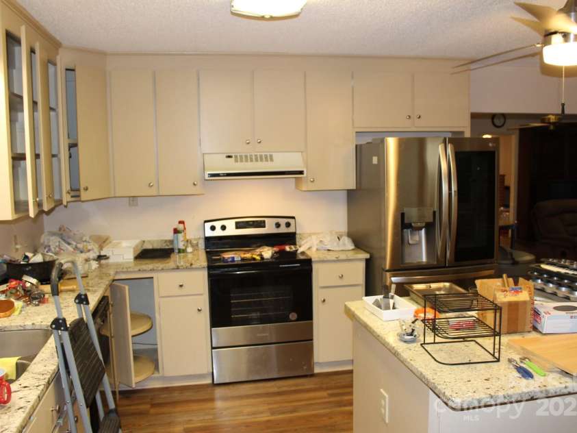 44 Jervey Road, Tryon, NC 28782.  MLS# CAR4327989, YatesRealty ID 17230. 