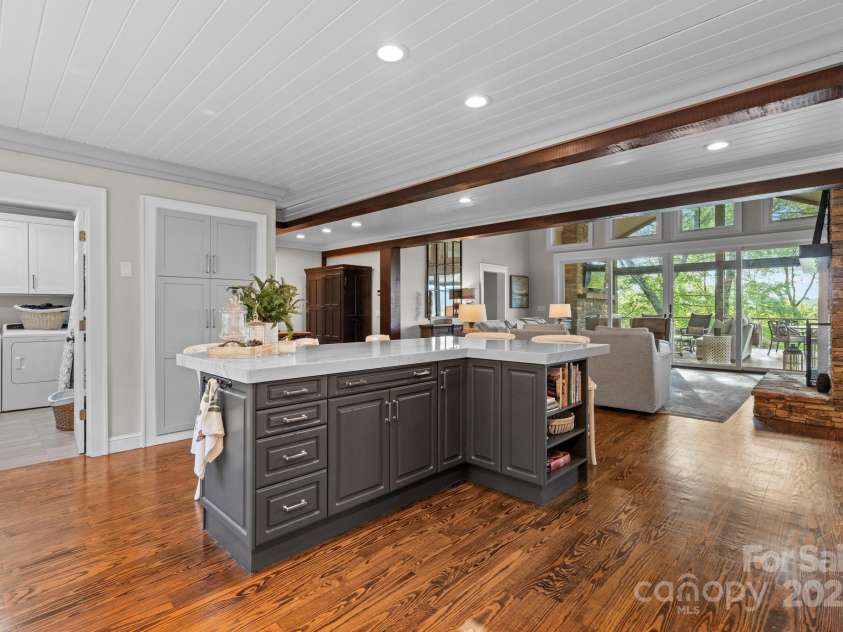 108 View Way, Highlands, NC 28741.  MLS# CAR4265498, YatesRealty ID 17231. 