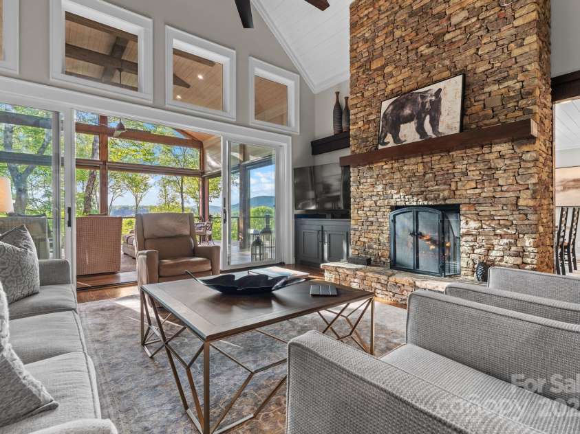108 View Way, Highlands, NC 28741.  MLS# CAR4265498, YatesRealty ID 17231. 