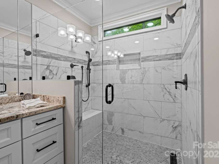 108 View Way, Highlands, NC 28741.  MLS# CAR4265498, YatesRealty ID 17231. 