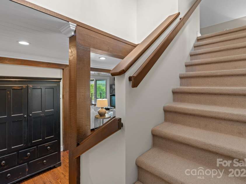 108 View Way, Highlands, NC 28741.  MLS# CAR4265498, YatesRealty ID 17231. 