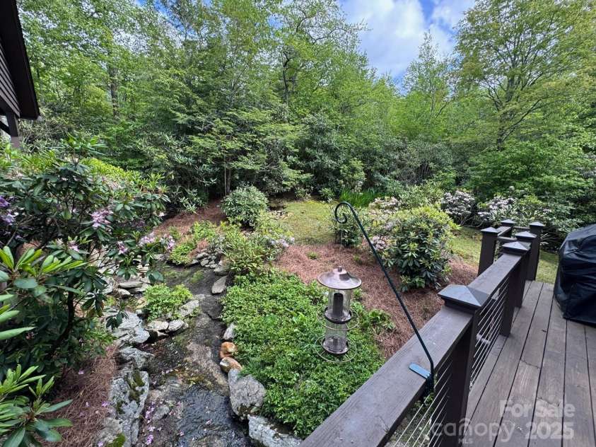 108 View Way, Highlands, NC 28741.  MLS# CAR4265498, YatesRealty ID 17231. 